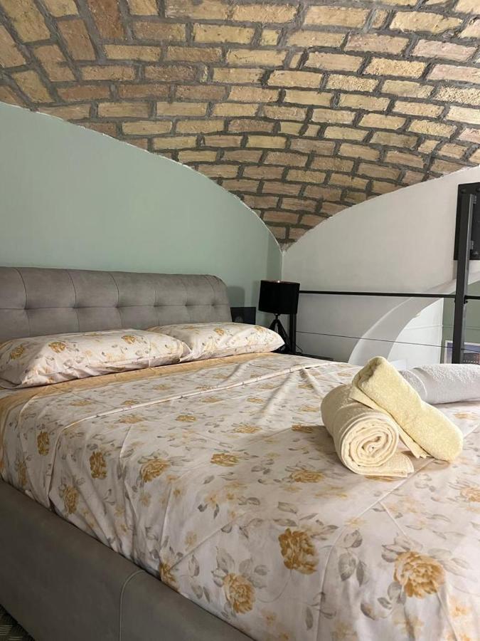 La Rosa Di Roma Colosseo Apartment Ngoại thất bức ảnh