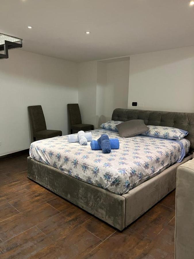 La Rosa Di Roma Colosseo Apartment Ngoại thất bức ảnh